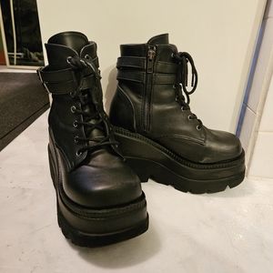 Demonia Shaker-52 Size 8 Black Stacked Wedge Platform Lace-Up Front Ankle Boot